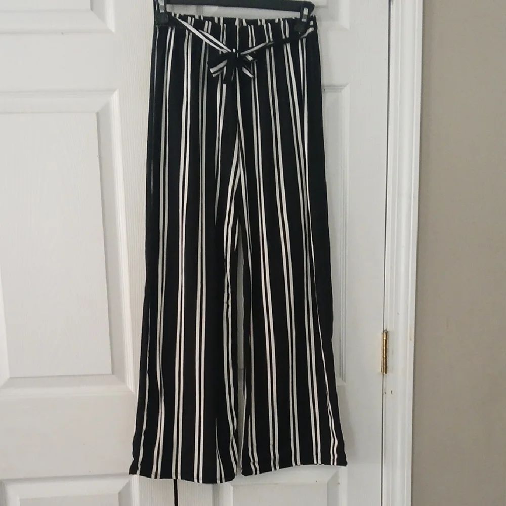 Insta Girl Black and White Elastic Waist  Striped Girl's Pants Sz L (14/16) NWOT